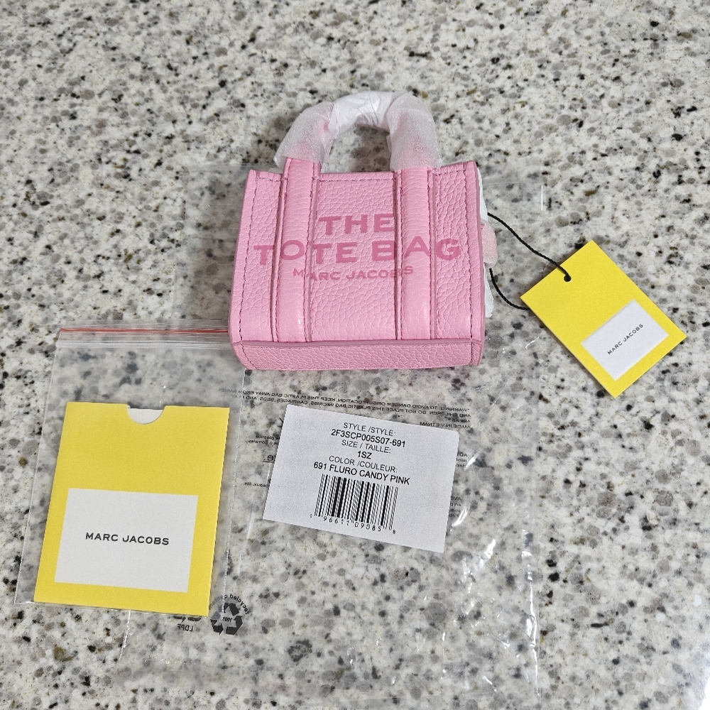 Marc jacobs The Nano Tote Bag Charm (fluro candy pink) - Picture 2 of 11